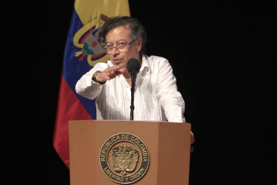 petro insulto efraín cepeda