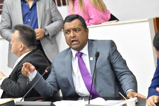 Victor-Salcedo-critica-subsidios-ICETEX