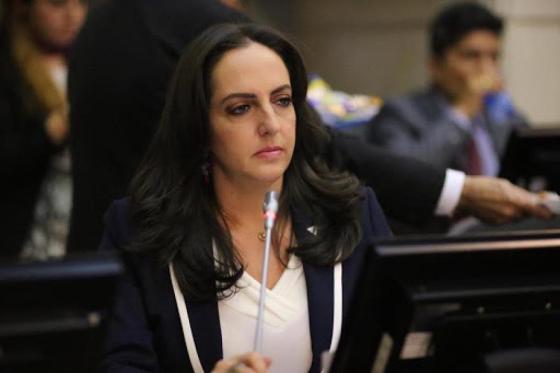 María-Fernanda-Cabal-interpone-queja-a-MinSalud