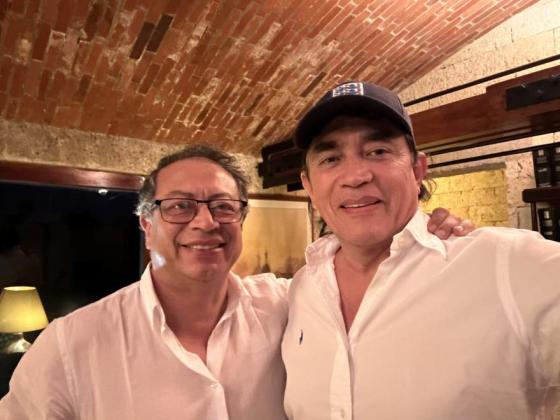 Bolívar-sale-del-Gobierno