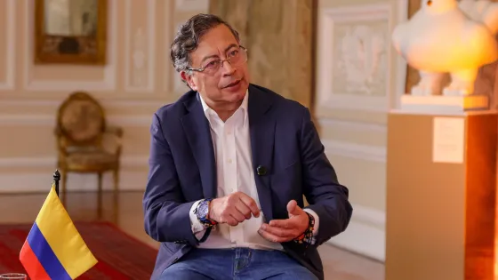 Presidente de Colombia, Gustavo Petro en el salón Gobelinos de la Casa de Nariño.
