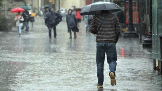 El meteorólogo Max Henríquez advirtió que la Navidad de 2025 estará marcada por lluvias en Bogotá, Cali, Popayán y Pasto.