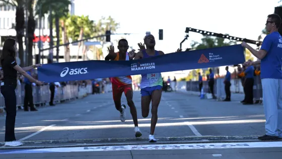 Michael Kamau y Nathan Martin
