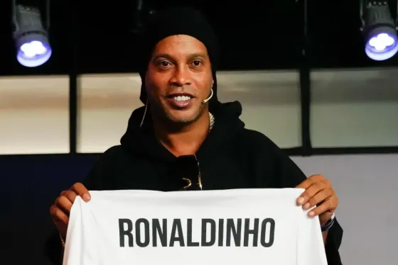 Ronaldinho vuelve al fútbol: jugará con el Ravenna de Italia
