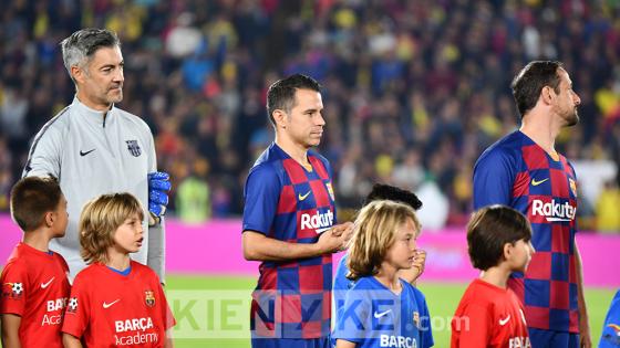 Así se vivió el partido entre las leyendas de Colombia y Barcelona en Bogotá.