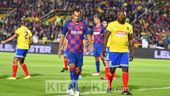 Así se vivió el partido entre las leyendas de Colombia y Barcelona en Bogotá.