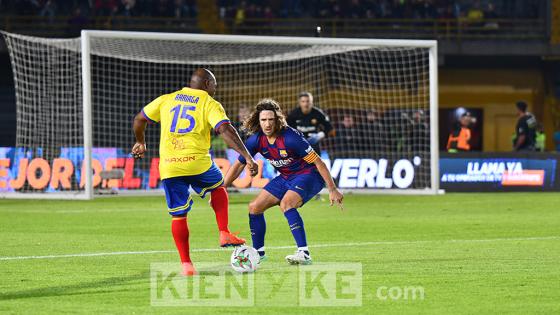 Así se vivió el partido entre las leyendas de Colombia y Barcelona en Bogotá.