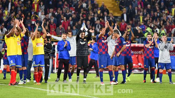 Así se vivió el partido entre las leyendas de Colombia y Barcelona en Bogotá.