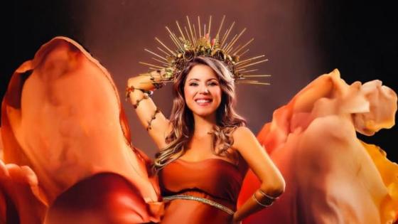 MUJER DETENIDA 