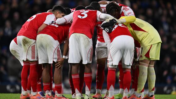 Arsenal team huddle at start of the second half during the English Premier League match between Chelsea and Arsenal in London, Britain, 30 November 2025.